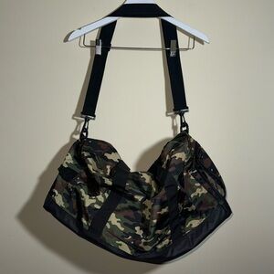 Avalanche Duffle Bag